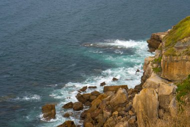 Dalgalı Sunny Beach: Sörf ve Rahatlama İçin Mükemmel Yer