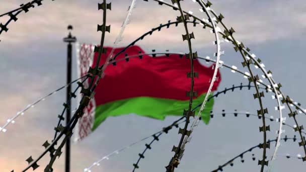 Detrás Bandera Alambre Púas Bielorrusia Contra Cielo Representación Concepto Sanciones — Vídeos de Stock