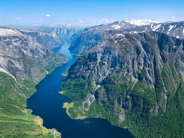 Пейзаж Фото Реки Фьорда Гор Норвегии — стоковое фото