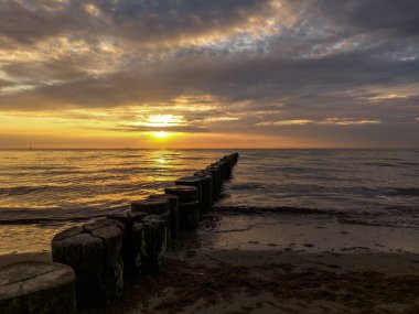 Sahilde güzel gün batımı