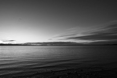 Okyanusun ve sahilin güzel manzarası