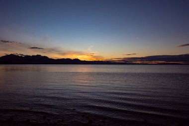 Tegernsea üzerinde güzel bir gün batımı.