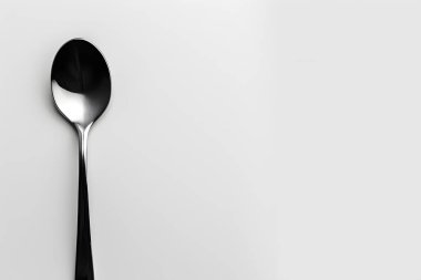 Üst görünüm kaşığı beyaz arkaplanda kopyalama alanı ile