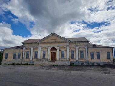 Eski Terk Edilmiş Sovyet Zaman Binası