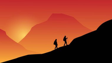 Sunset ya da Sunrise 'da dağda yürüyen iki yürüyüşçü. Doğa ve açık hava macera aktiviteleri vektör sanatı ile zaman geçirmek