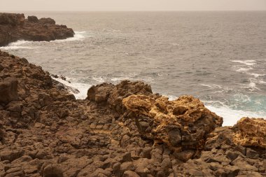Cape Verde 'de Atlantik kıyısında dalgalar