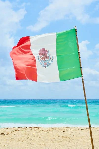 Mexická Vlajka Pozadí Karibského Moře — Stock fotografie