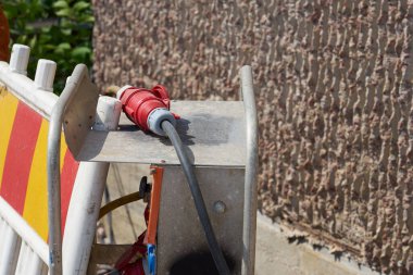 İnşaatta yüksek voltajlı taşınabilir kutu