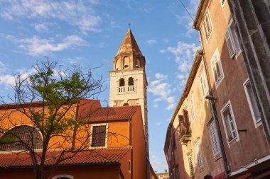 Eski Zadar Hırvatistan kentindeki çatı ve binalar