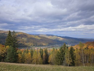 Dağların güzel manzarası