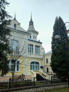 Eski bina cephesi. Ivano-Frankivsk şehrinin eski otantik mimarisi, Ukrayna dönüm noktası, manzara