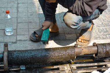 Kapak açma yay ünitesi onarımı ve temizlik ve fırçalama