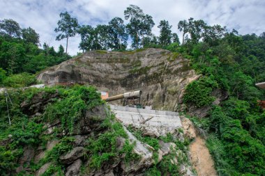 Tista, Kalimpong, Batı Bengal 'deki Metro Demiryolu projesi için çalışma sürüyor