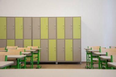 boş modern okul sınıfı