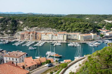 Bonifacio Corsica Fransa 'daki yat ve tekneler.