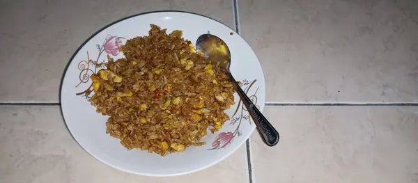 Sebzeli ve baharatlı pilav.