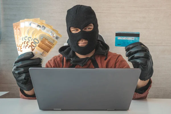 Happy Cybercriminal Man Holding Euro Cash Stolen Credit Card Stealing — Stock Photo, Image