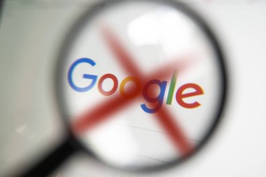 Ekranda çizilmiş bir simge Google. 20 Haziran 2022. Barnaul. Rusya
