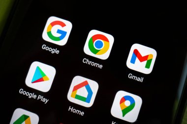 Barnaul. - Rusya. 21 Haziran 2022: Google uygulama simgeleri ekranda. Google LLC, internet hizmetleri ve ürünleri konusunda uzmanlaşmış bir Amerikan çokuluslu teknoloji şirketidir.