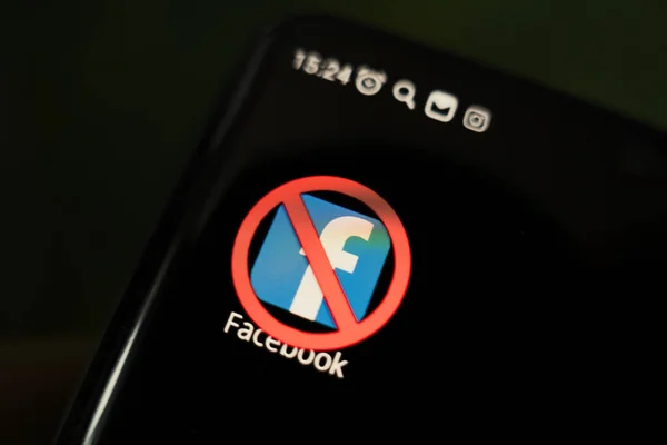 Crossed Out Icon Black Smartphone Screen Concept Banning Application Facebook — Stockfoto