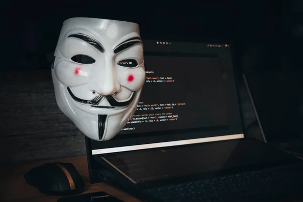 Maschera Associazione Anonima Sul Computer Portatile Anonymous Liberamente Associato Alla — Foto Stock