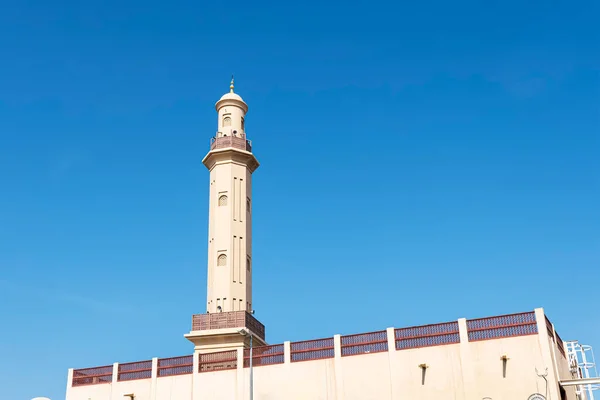 Minaret Van Een Moskee Uit Moslimislamitische Cultuur Minaretten Aan Blauwe — Stockfoto