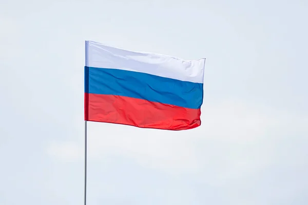 Празднование Дня Независимости России Июня Флаг России Против Неба — стоковое фото
