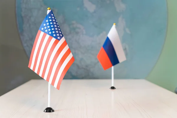 Flags Usa Russia Table Political Negotiations Countries Concept Diplomacy International — Stock Photo, Image