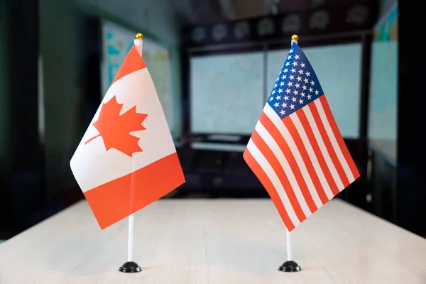 Vlaggen Van Verenigde Staten Canada Internationale Onderhandelingen Het Sluiten Van — Stockfoto