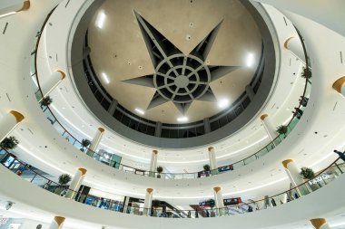 Dubai, BAE, Birleşik Arap Emirlikleri. 28 Kasım 2022 Dubai alışveriş merkezi, dünyanın en büyük alışveriş merkezi..
