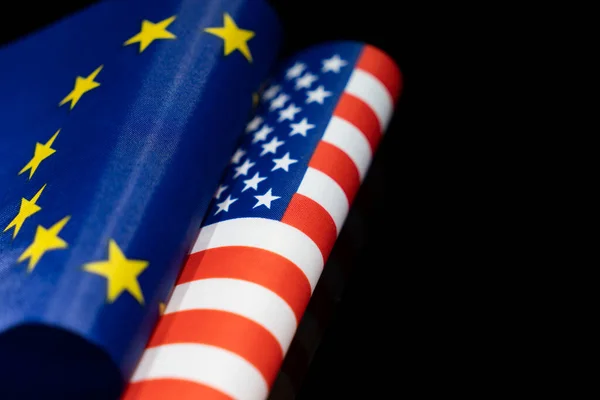 Drapeaux Des États Unis Union Européenne Sur Fond Noir Concept — Photo