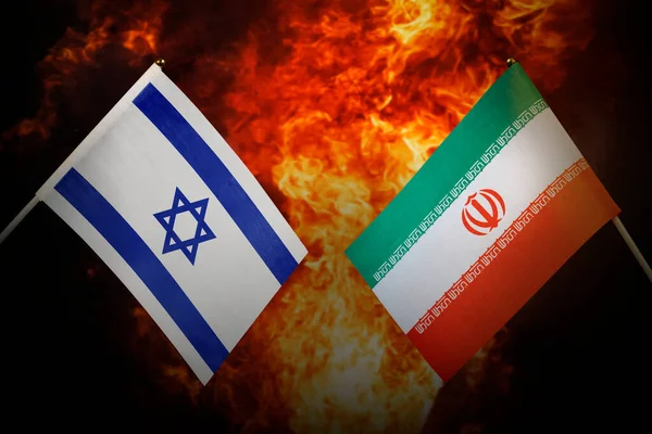 Esplosioni a Tel Aviv e Gerusalemme dopo il lancio di missili iraniani in risposta agli attacchi israeliani