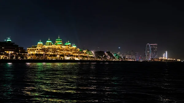 Ноября 2022 Года Дубай Оаэ Вид Море Красивого Отеля Зелеными — стоковое фото