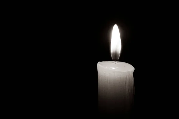 哀悼的概念 黑色背景的烛光 Rip — 图库照片