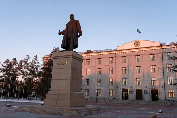 Ulusal Kahraman Abai Nin Anıtı Pavlodar Kazakistan Kasım 2022 — Stok fotoğraf
