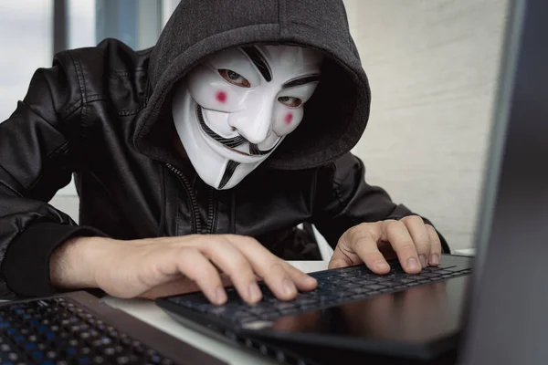 Anonymous hacker Stock fotók, Anonymous hacker Jogdíjmentes képek |  Depositphotos