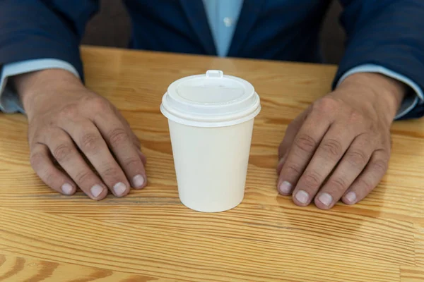 Человек Бумажная Чашка Кофе Доброе Утро Пустое Место Надписи Лица Стоковое Изображение