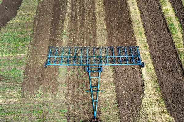 Zemědělské Stroje Sklízející Úrodu Polích Traktor Vytáhne Mechanismus Pro Výrobu — Stock fotografie