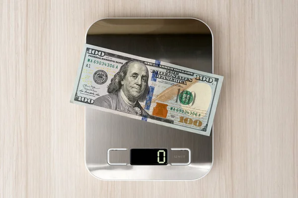 Dollar Bills Electronic Scales Symbol Cost Reduction Inflation Depreciation Money — Stock Photo, Image