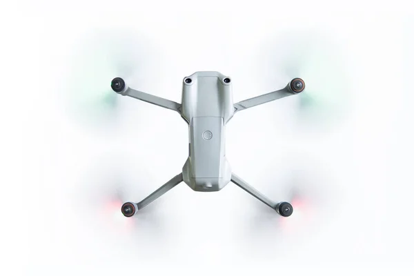 Beyaz Arkaplan Görünümlü Dönen Pervaneli Uçan Dron — Stok fotoğraf