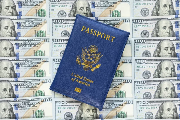 Passeports Américains Dans Une Pile Billets Dollars Américains Document Américain — Photo