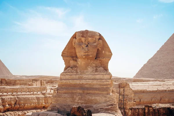 Kultovní Sfinga Vyřezávaná Vedle Velké Pyramidy Egyptské Gíze Velká Starověká — Stock fotografie