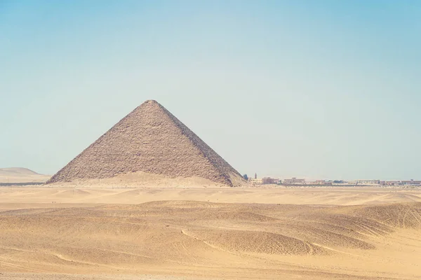 Różowa Piramida Północna Piramida Faraona Snofru Przeciwko Błękitnemu Niebu Dakhshur — Zdjęcie stockowe