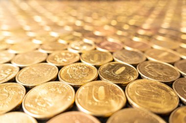 Demir 10 ruble yazı on ruble, arkasında Rusya Bankası. Finans ve iş konsepti
