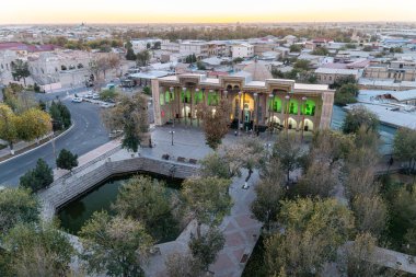 Buhara, Özbekistan, Orta Asya 'daki Bolo Hauz Camii' nin dışında. Üst Görünüm