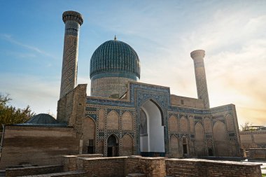 Semerkand simgesi. Amir Timur Tamerlan 'ın Özbekistan' daki Semerkand 'daki Gur Emir Anıtmezarı. Asyalı fatih Timur 'un mozolesi. Eski bina dış görünüş