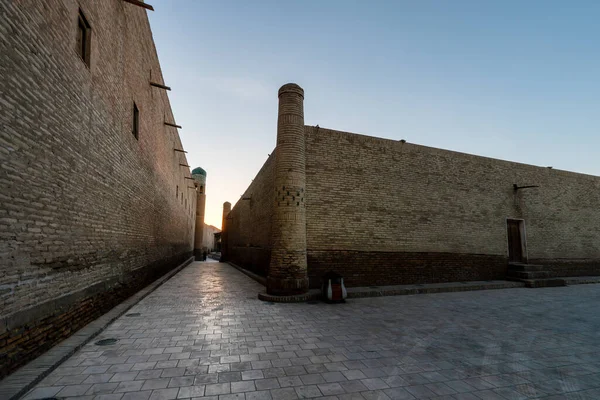 Güzel tarihi şehirde boş sokaklar, Khiva, Khoresm tarım vahası, Hisar.