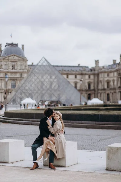 Couple Love Walks Streets Paris Guy Coat Suit Girl Dress — Stock Photo, Image