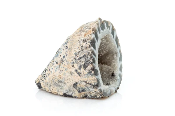 Hyaliner Quarz Mit Achat Geode Isoliert Auf Weißem Hintergrund Ein — Stockfoto