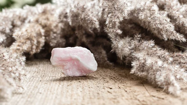 Raw Uncut Pink Manganocalcite Manganoan Calcite Stone Specimen Wooden Background — Stock Photo, Image